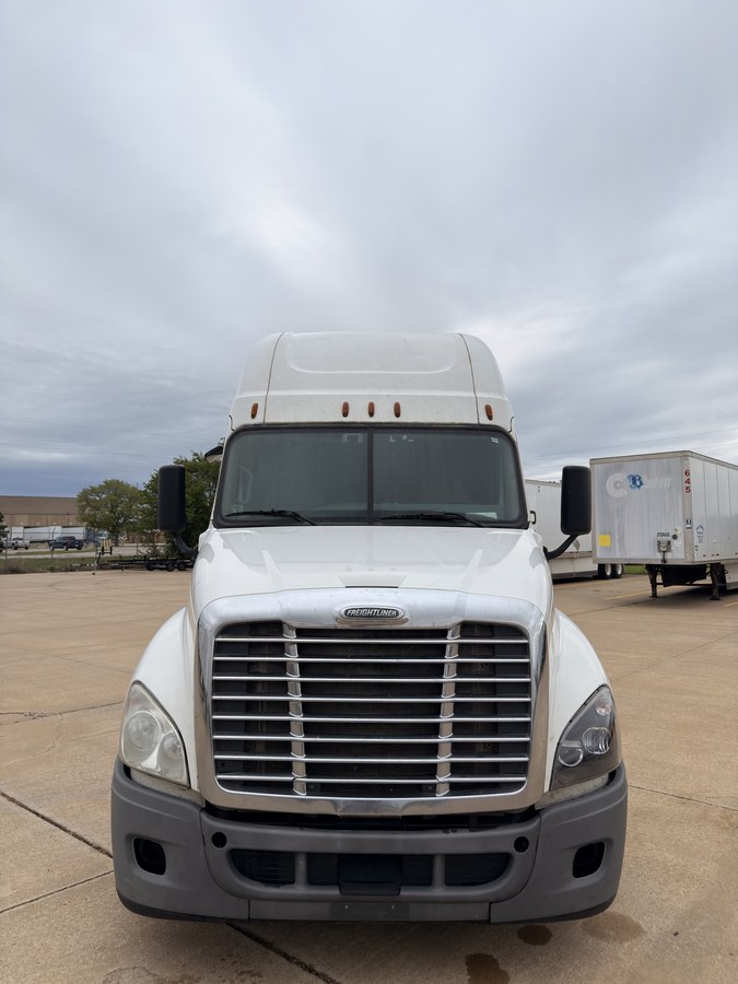 2014 Freightliner Cascadia - FZ4477