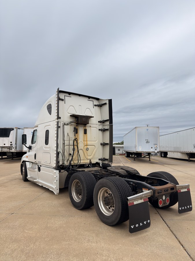 2014 Freightliner Cascadia - FZ4477