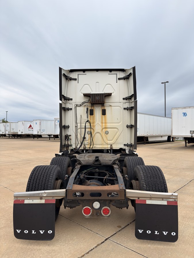 2014 Freightliner Cascadia - FZ4477
