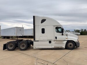 2014 Freightliner Cascadia - FZ4477