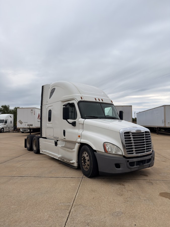 2014 Freightliner Cascadia - FZ4477