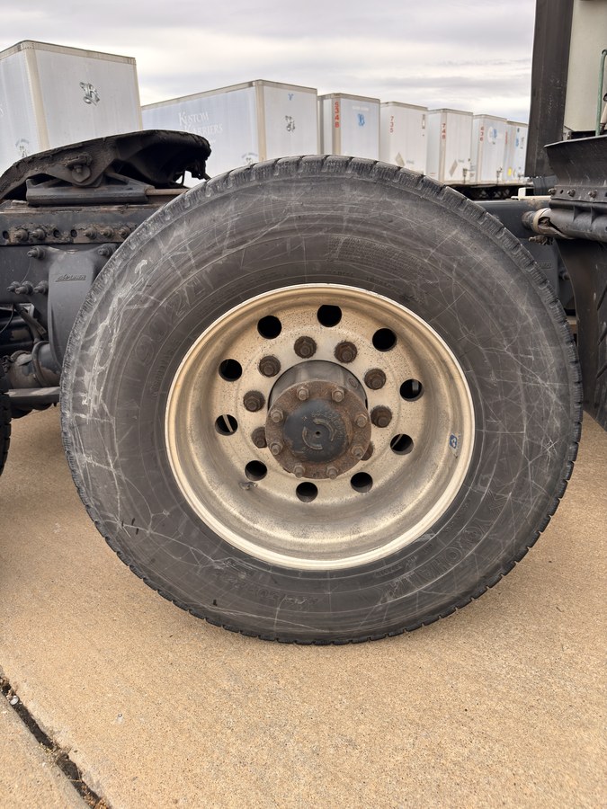 2014 Freightliner Cascadia - FZ4477