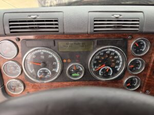 2014 Freightliner Cascadia - FZ4477