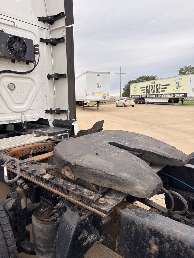 2016 Freightliner Cascadia - HB3494