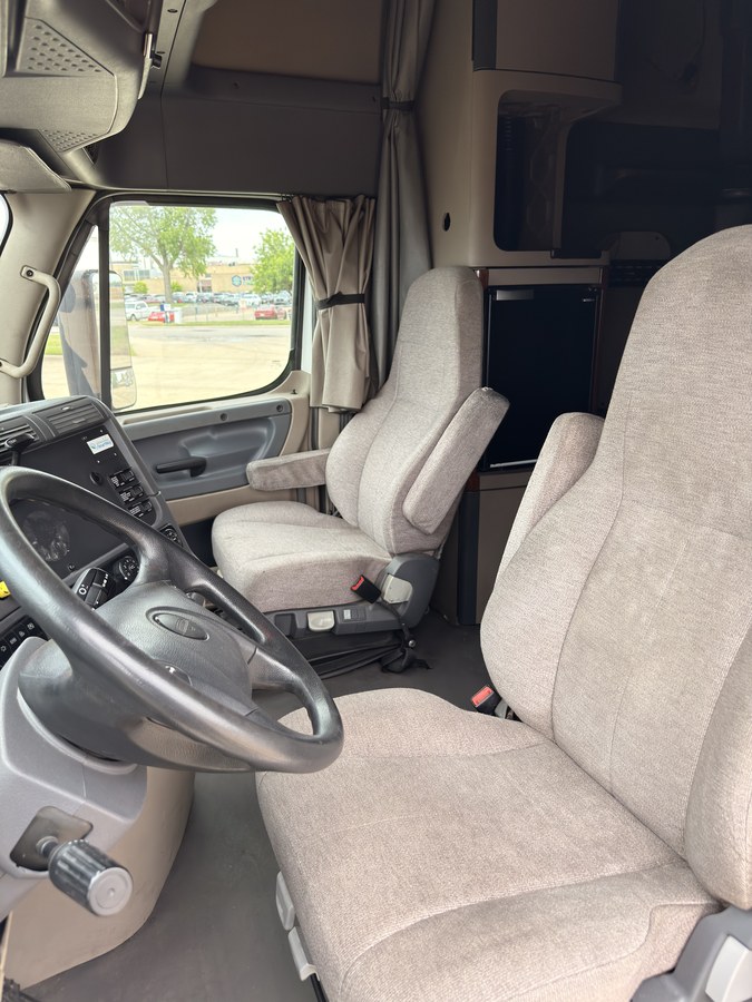 2016 Freightliner Cascadia - HB3494