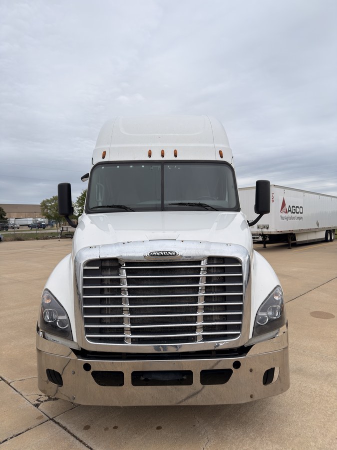 2016 Freightliner Cascadia -GV0796