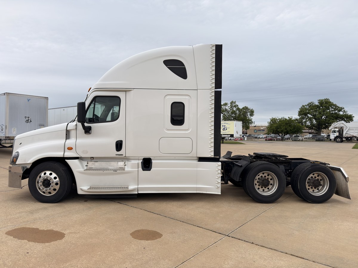 2016 Freightliner Cascadia -GV0796