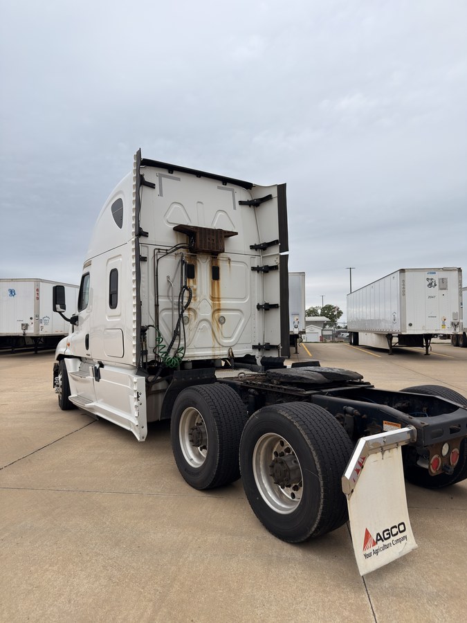 2016 Freightliner Cascadia -GV0796