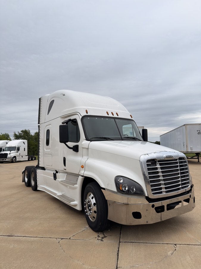 2016 Freightliner Cascadia -GV0796