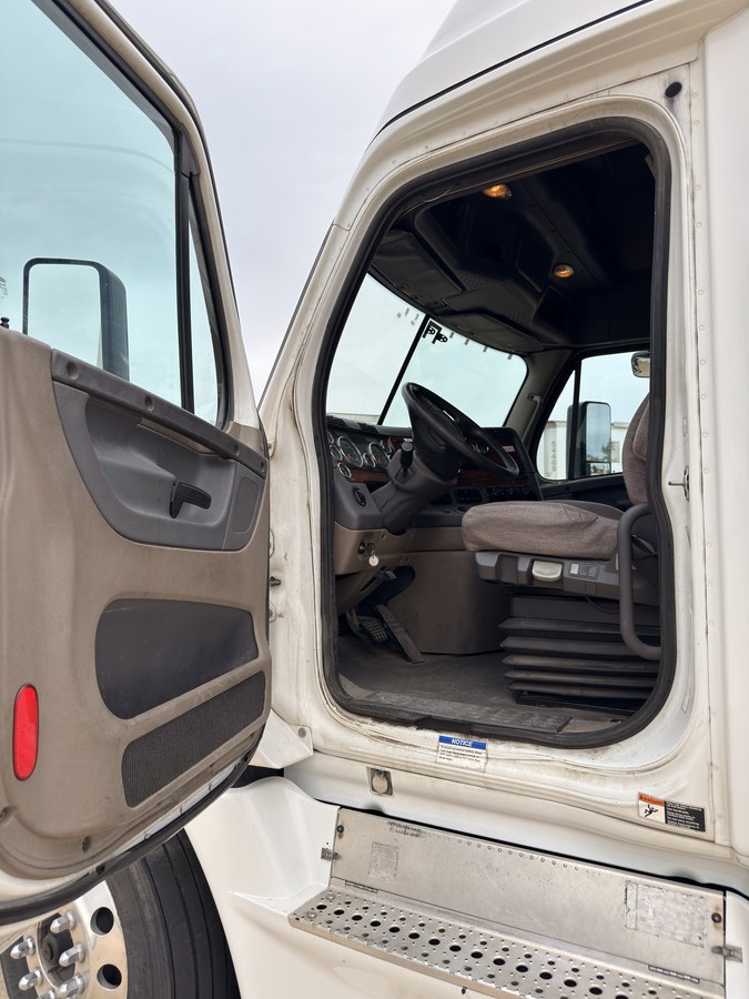 2016 Freightliner Cascadia -GV0796