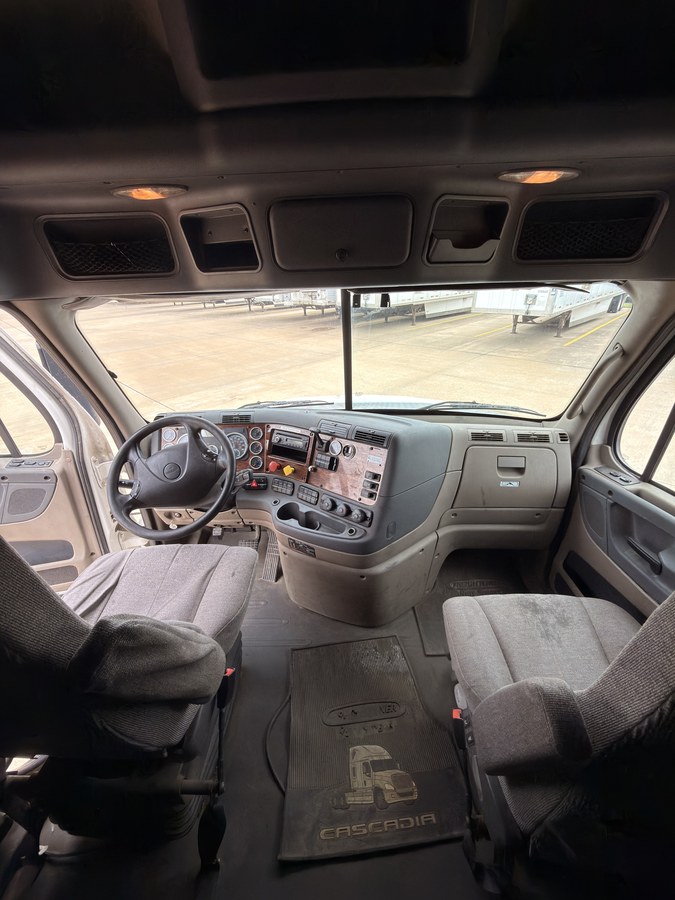 2016 Freightliner Cascadia -GV0796