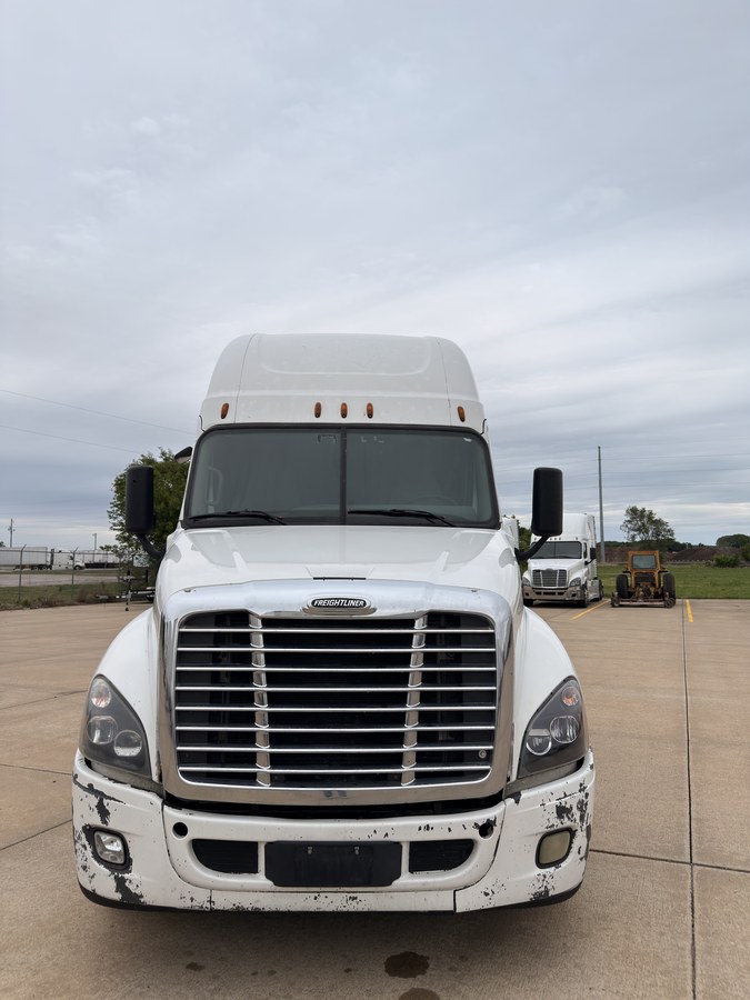 2016 Freightliner Cascadia -GV0802