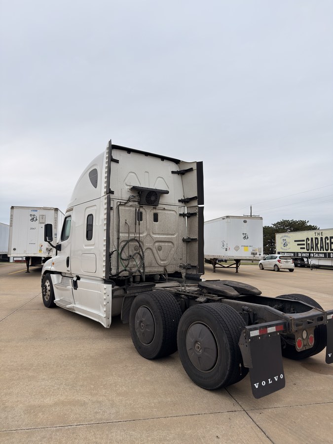 2016 Freightliner Cascadia -GV0802