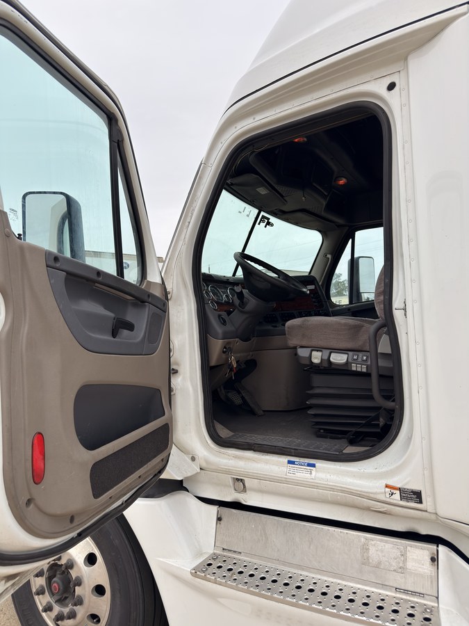 2016 Freightliner Cascadia -GV0802
