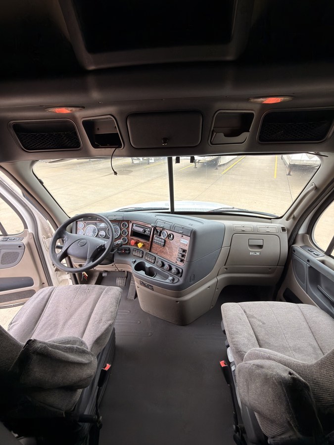 2016 Freightliner Cascadia -GV0802
