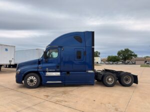 2015 Freightliner Cascadia - GK2154