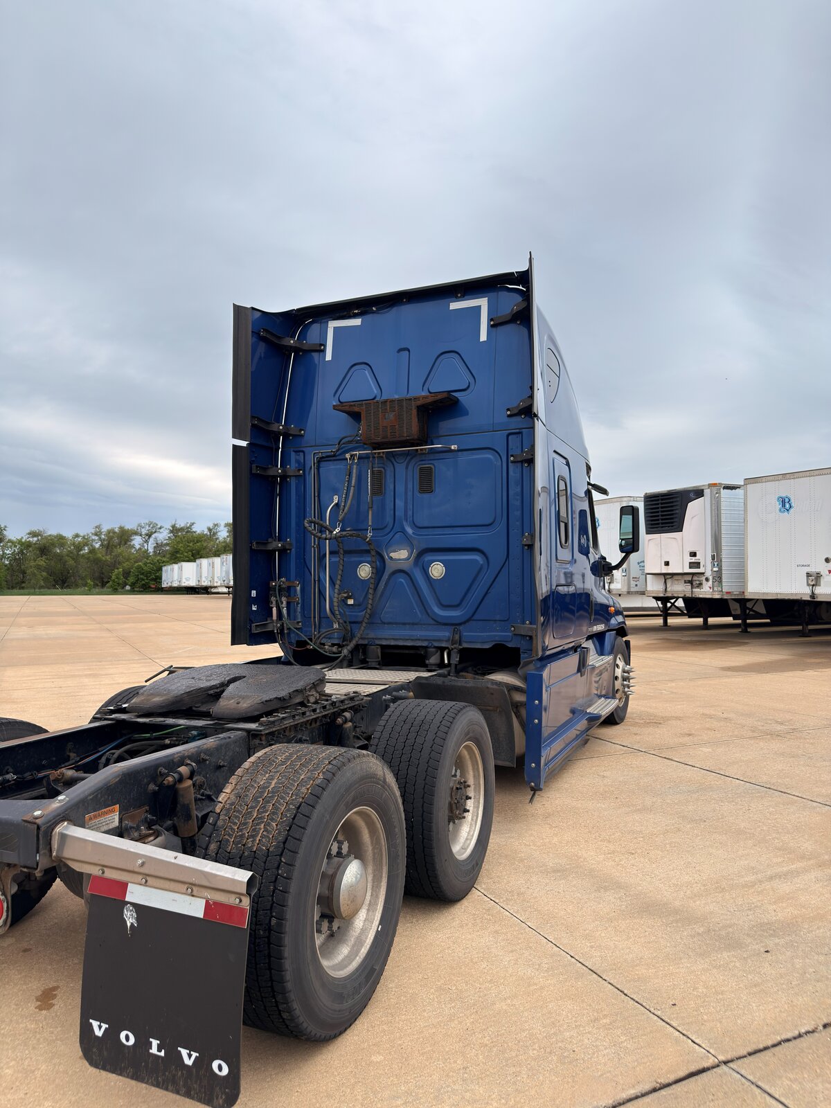 2015 Freightliner Cascadia - GK2154