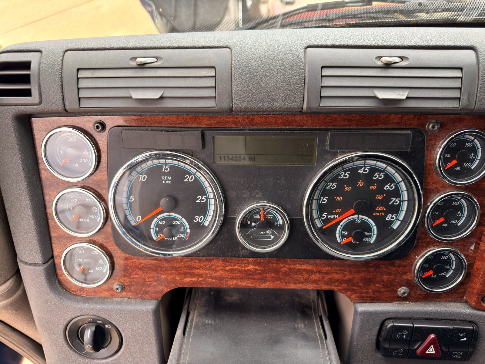 2015 Freightliner Cascadia - GK2154
