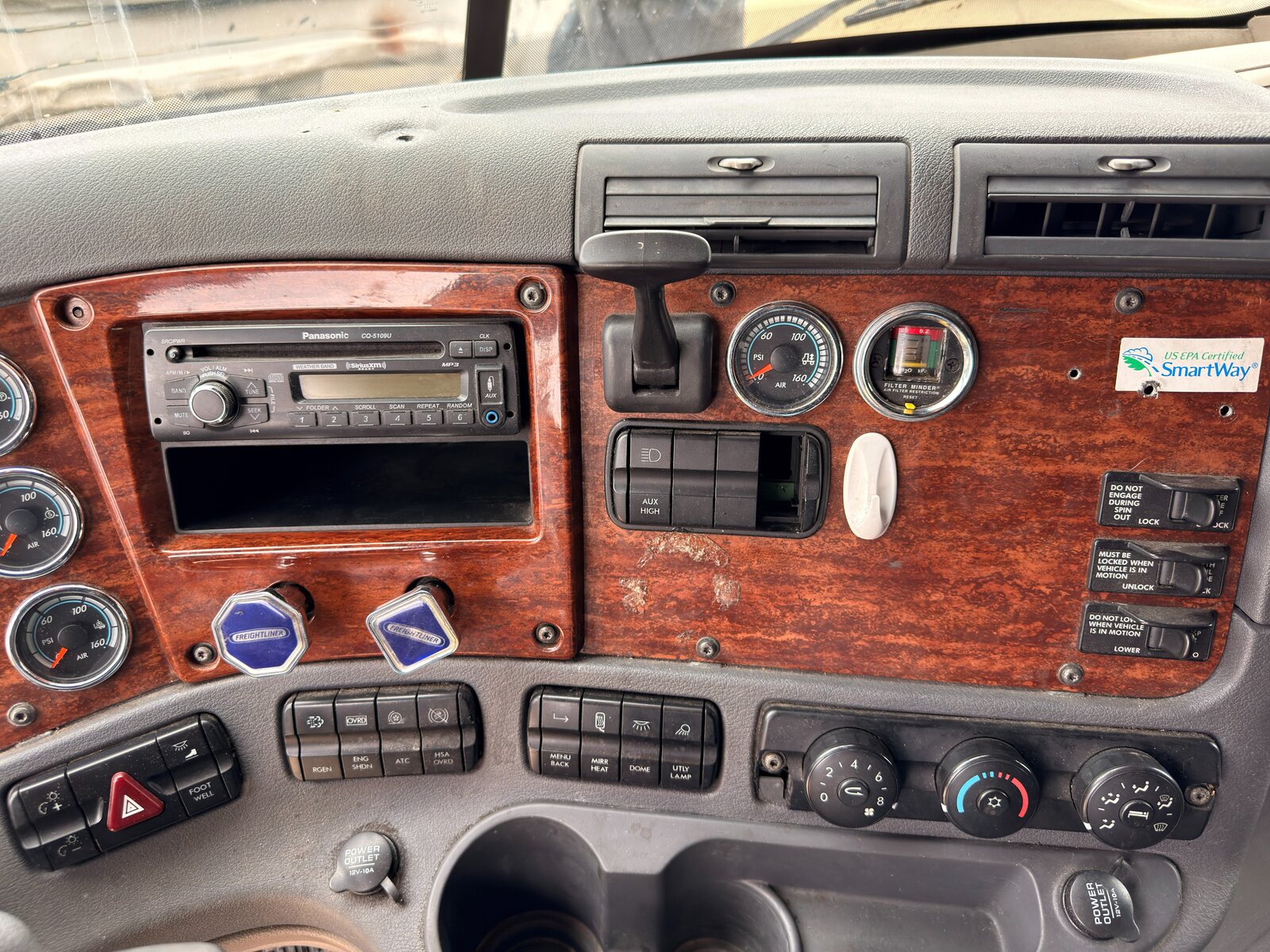 2015 Freightliner Cascadia - GK2154