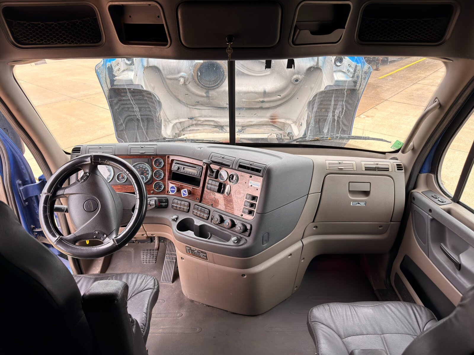 2015 Freightliner Cascadia - GK2154