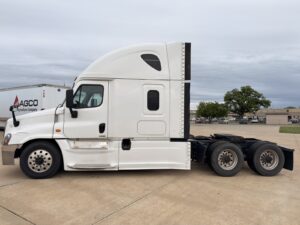 2016 Freightliner Cascadia - GV0795