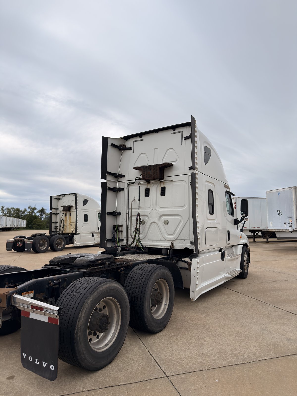2016 Freightliner Cascadia - GV0795