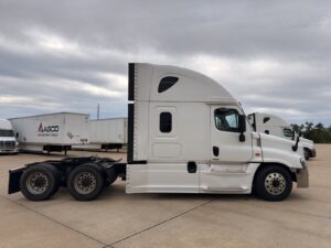 2016 Freightliner Cascadia - GV0795