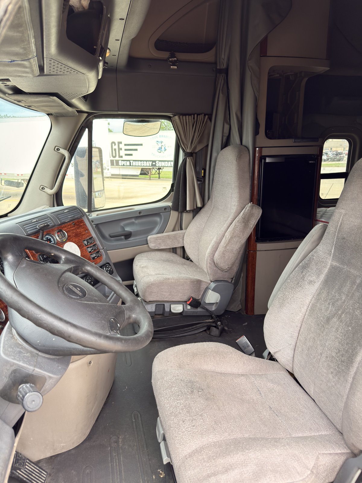 2016 Freightliner Cascadia - GV0795