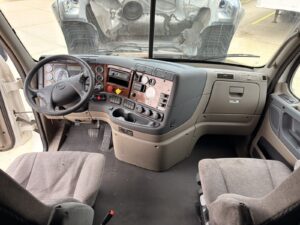 2016 Freightliner Cascadia - GV0795