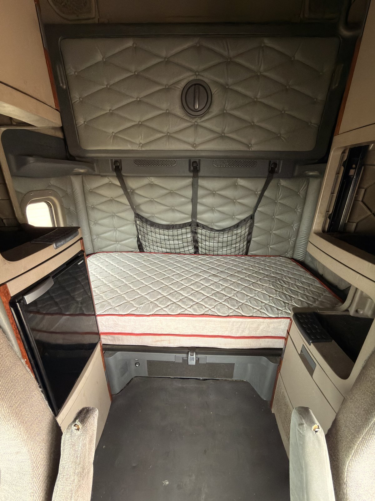 2016 Freightliner Cascadia - GV0795